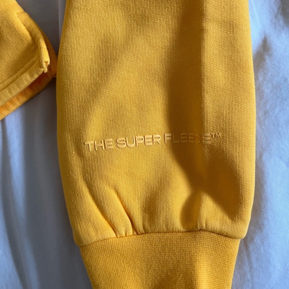 Aritzia Super Fleece Crewneck and Short set - Picture 5 of 7